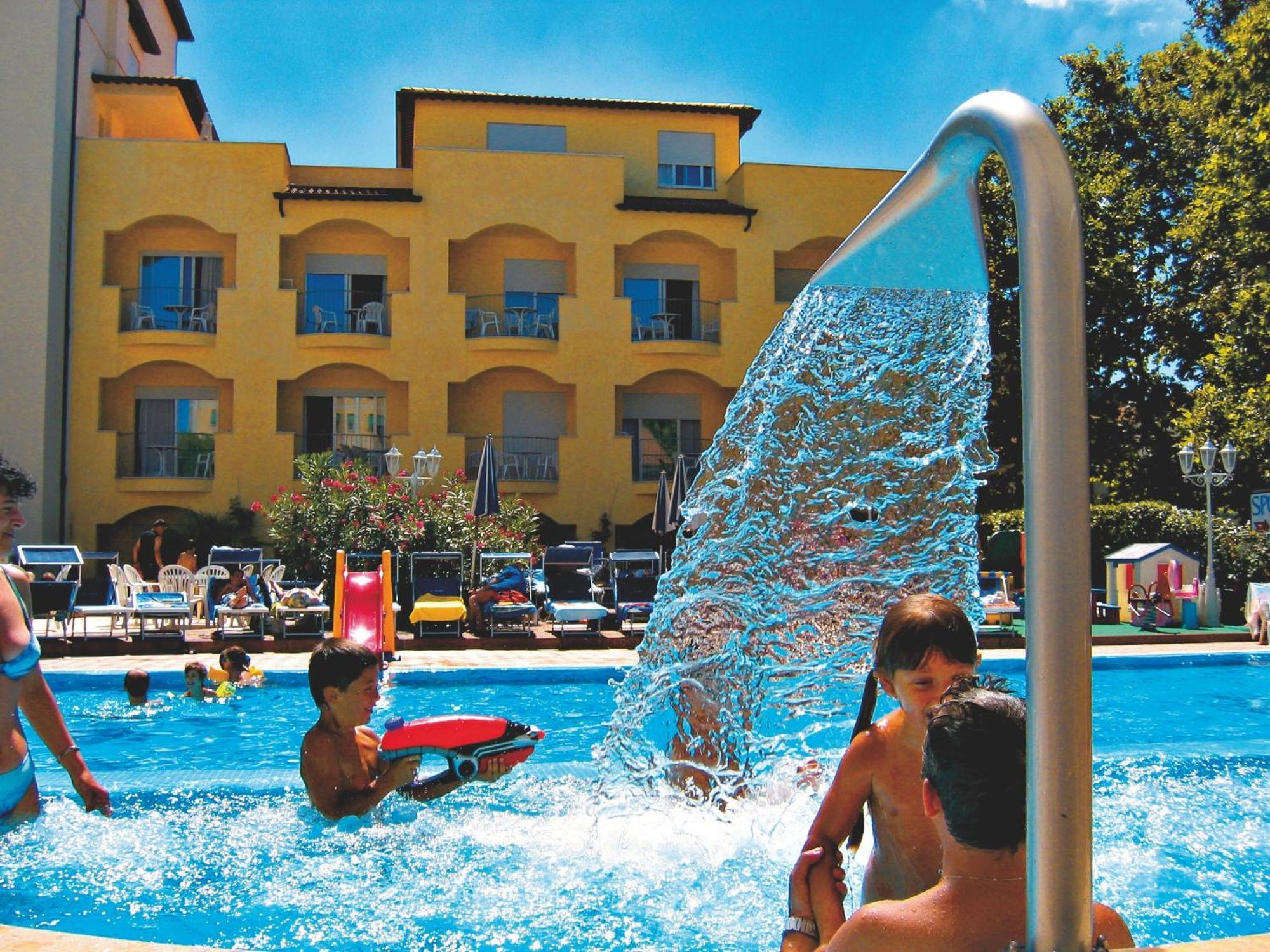 Hotel Sport & Residenza Cesenatico Εξωτερικό φωτογραφία