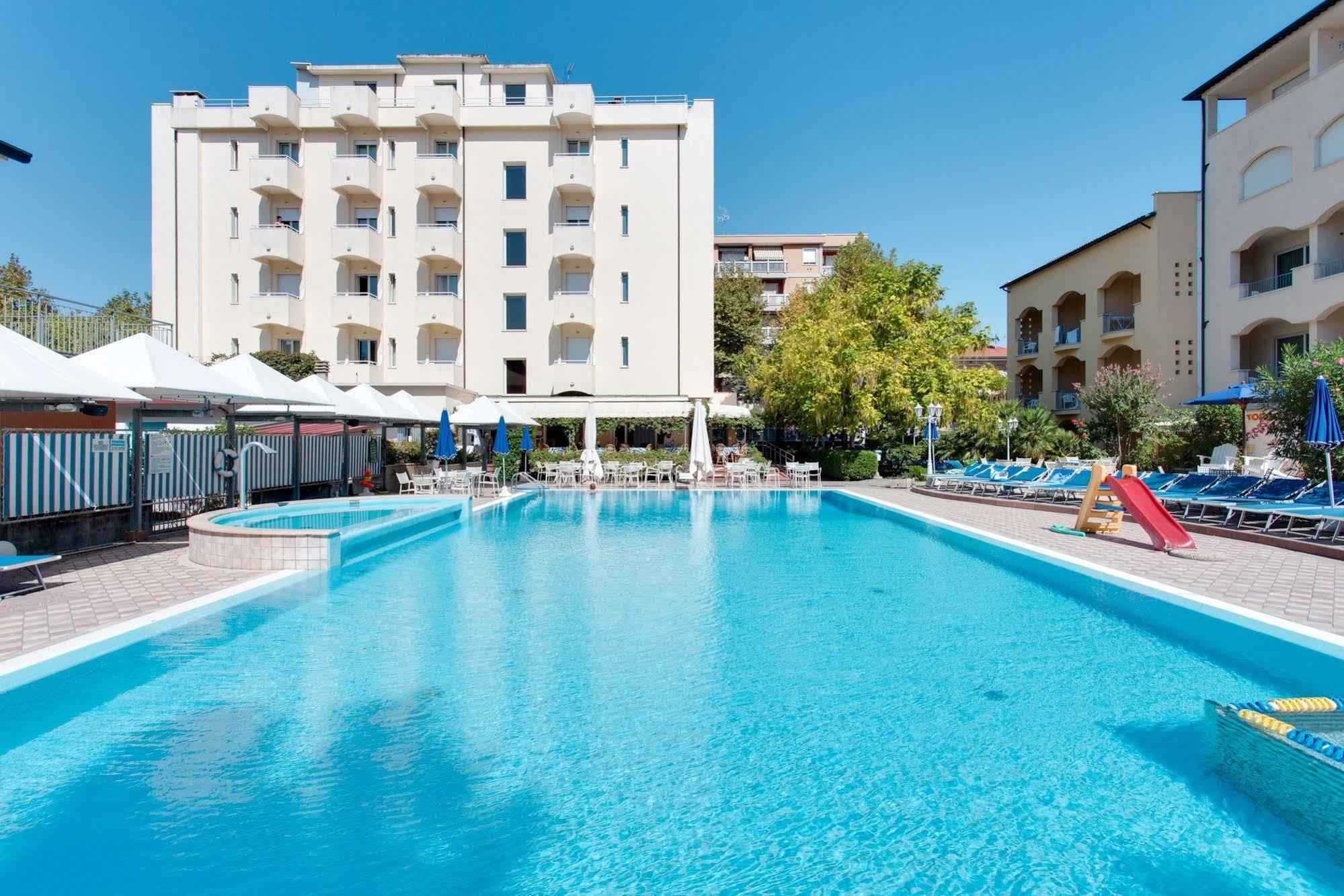 Hotel Sport & Residenza Cesenatico Εξωτερικό φωτογραφία