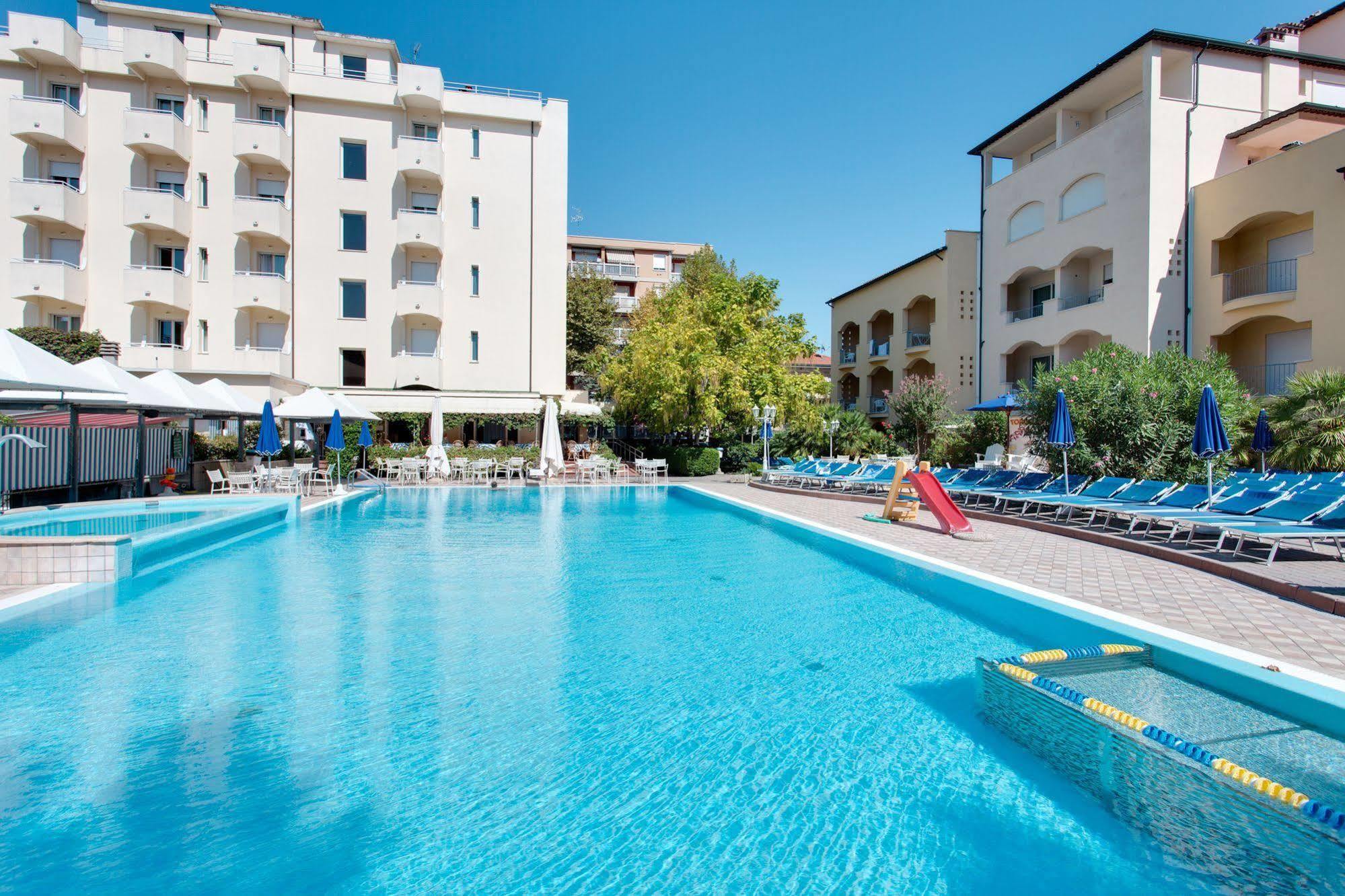 Hotel Sport & Residenza Cesenatico Εξωτερικό φωτογραφία